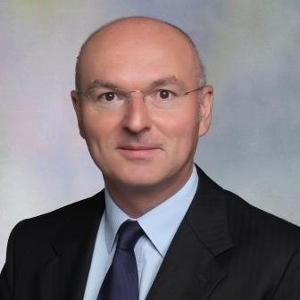 Jeremy Lake (Managing Director, Capital Marktets, Singapore of CBRE)